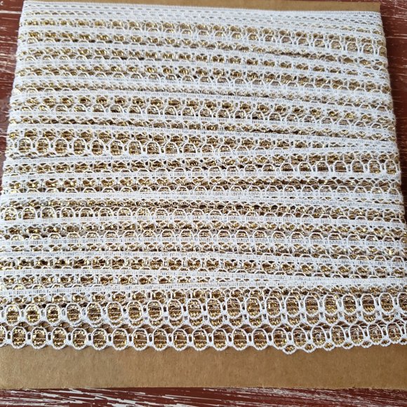 Ivory & Metallic Gold Scalloped Trim - 1/2" inch x 12 yards - Picture 8 of 8